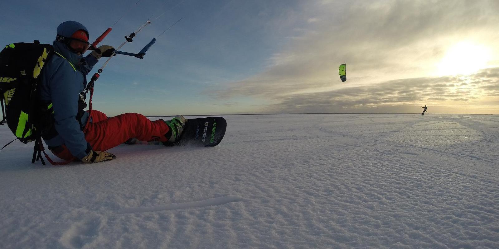 Pērnavas Surf Center - ziemas kaitborda apmācība Pērnavas pludmalē un citur Igaunijā