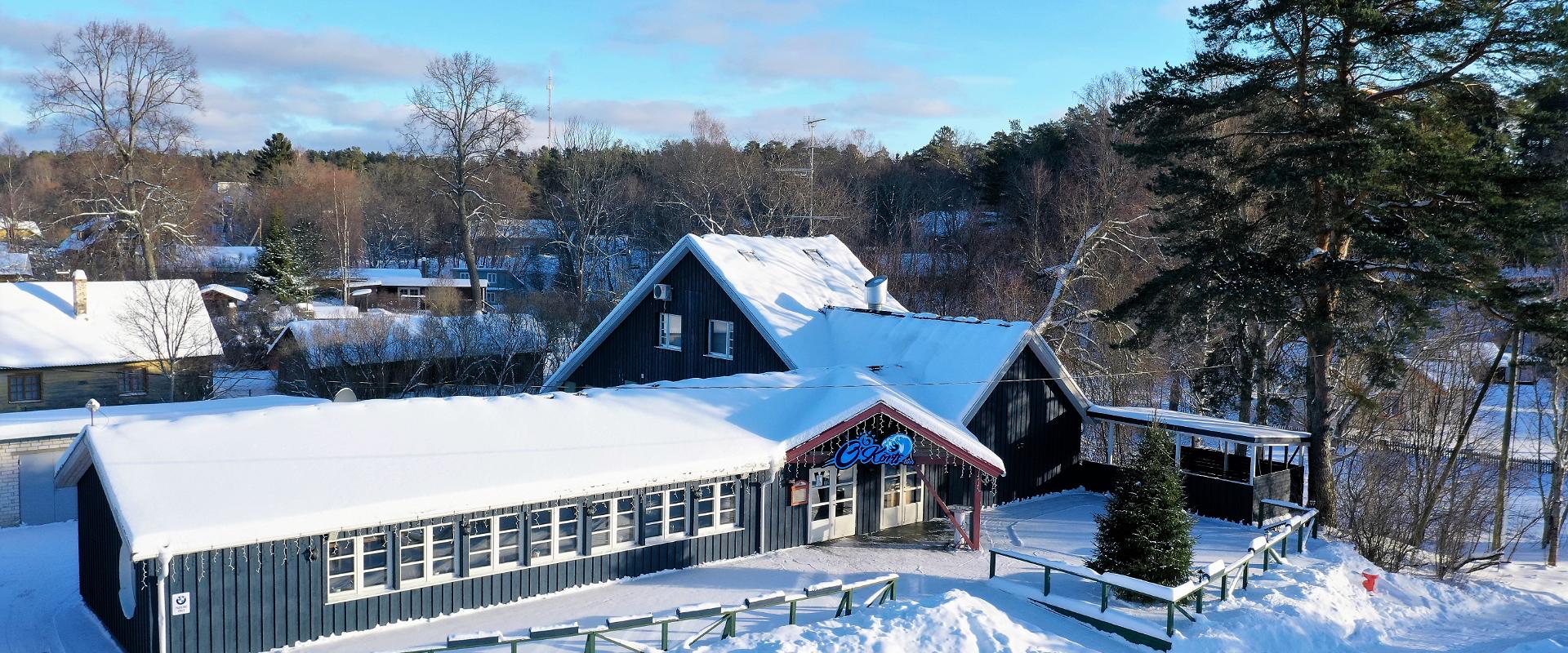 O Pub in winter