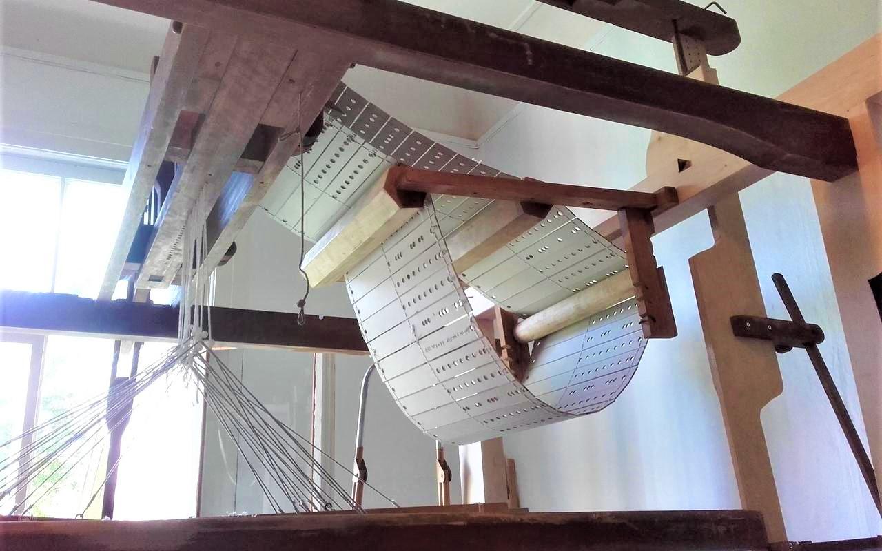 Iida’s summer school on weaving