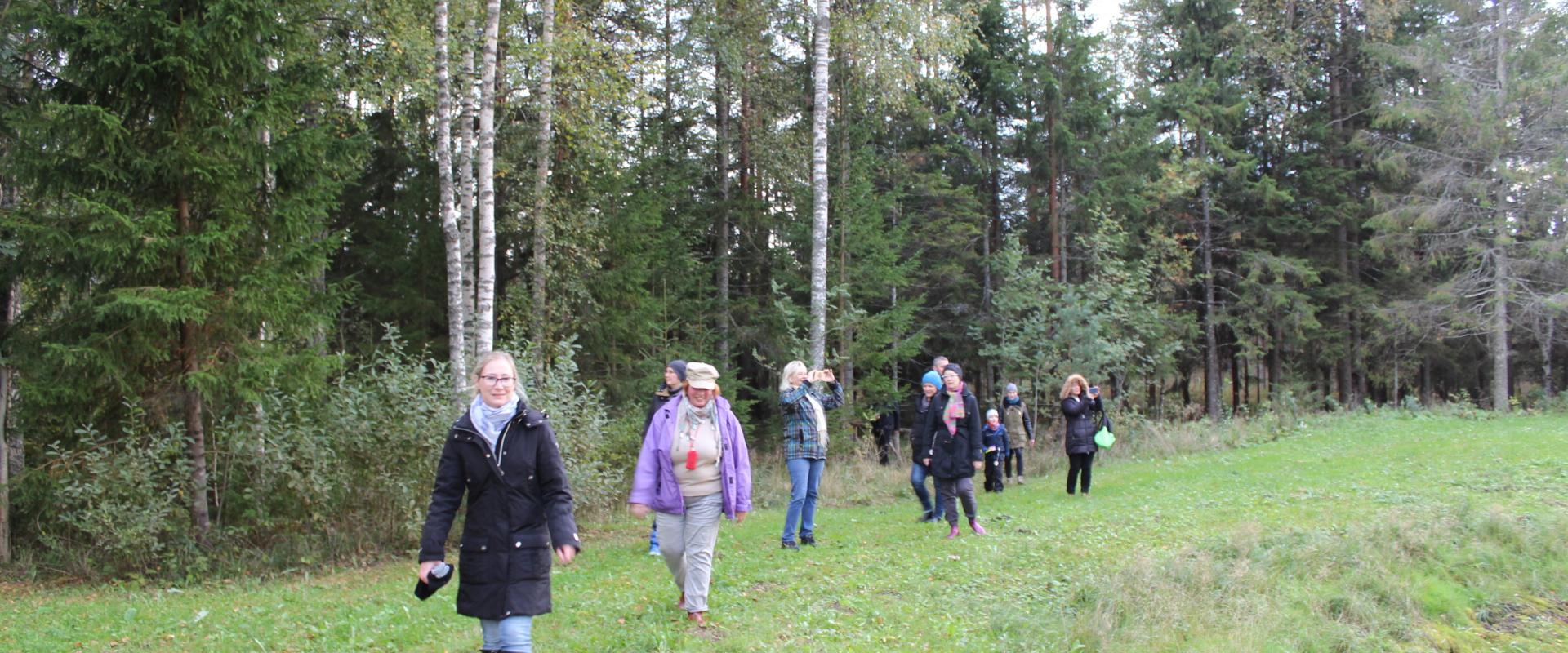 Linnumäen luontotilan kävelyretket