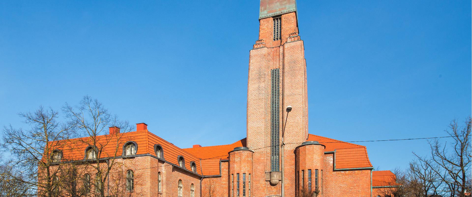 Kirchturm der Pauluskirche in Tartu