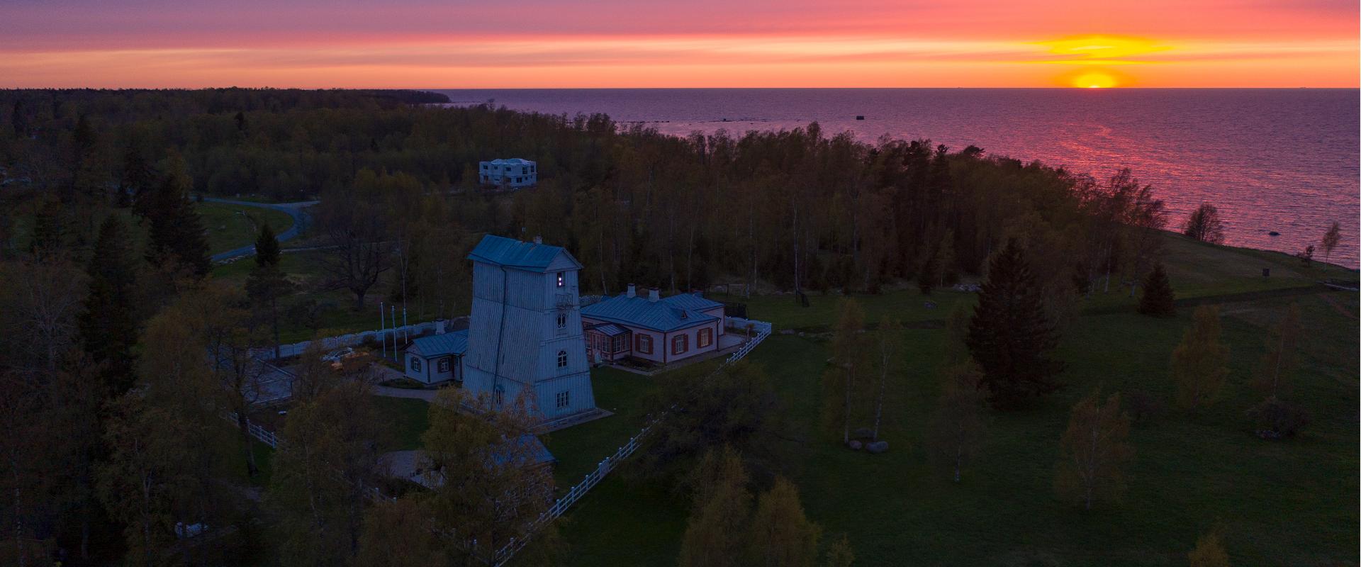 Suurupin alempi majakka