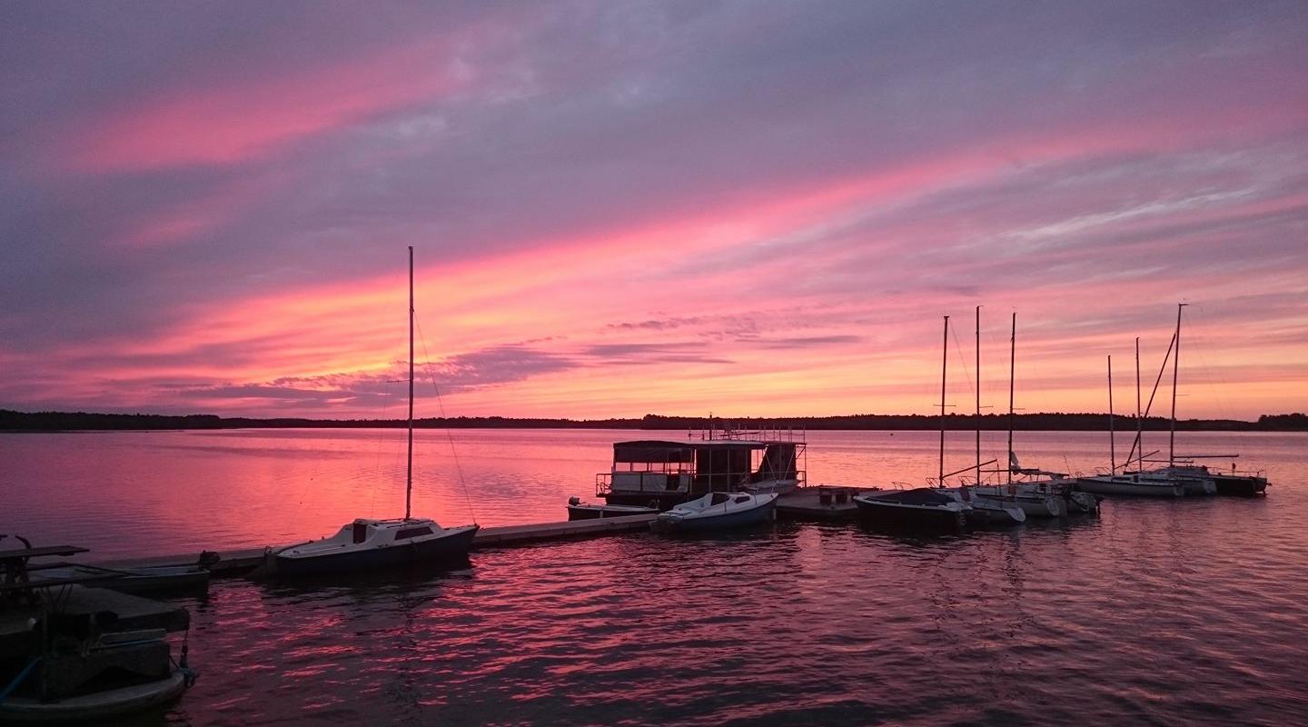 Lake Saadjärv Yacht Club: raft sauna, boat, and canoe rental