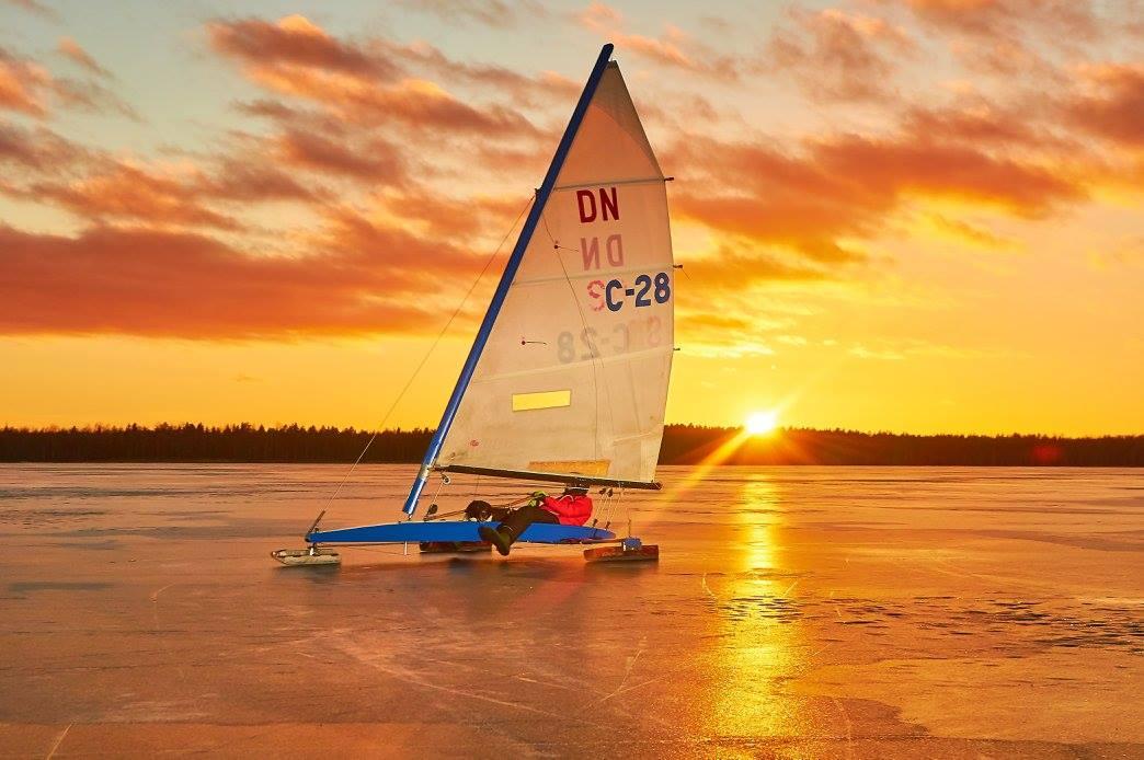 Lake Saadjärv Yacht Club: raft sauna, boat, and canoe rental