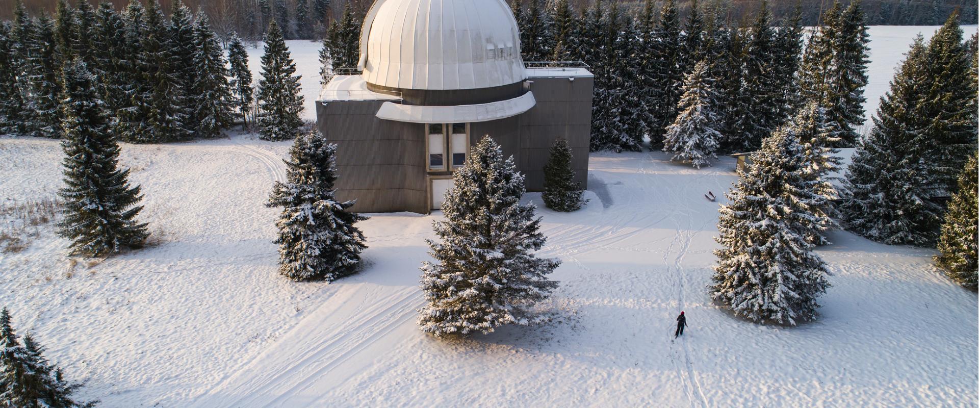 Suure teleskoobi torn talvel