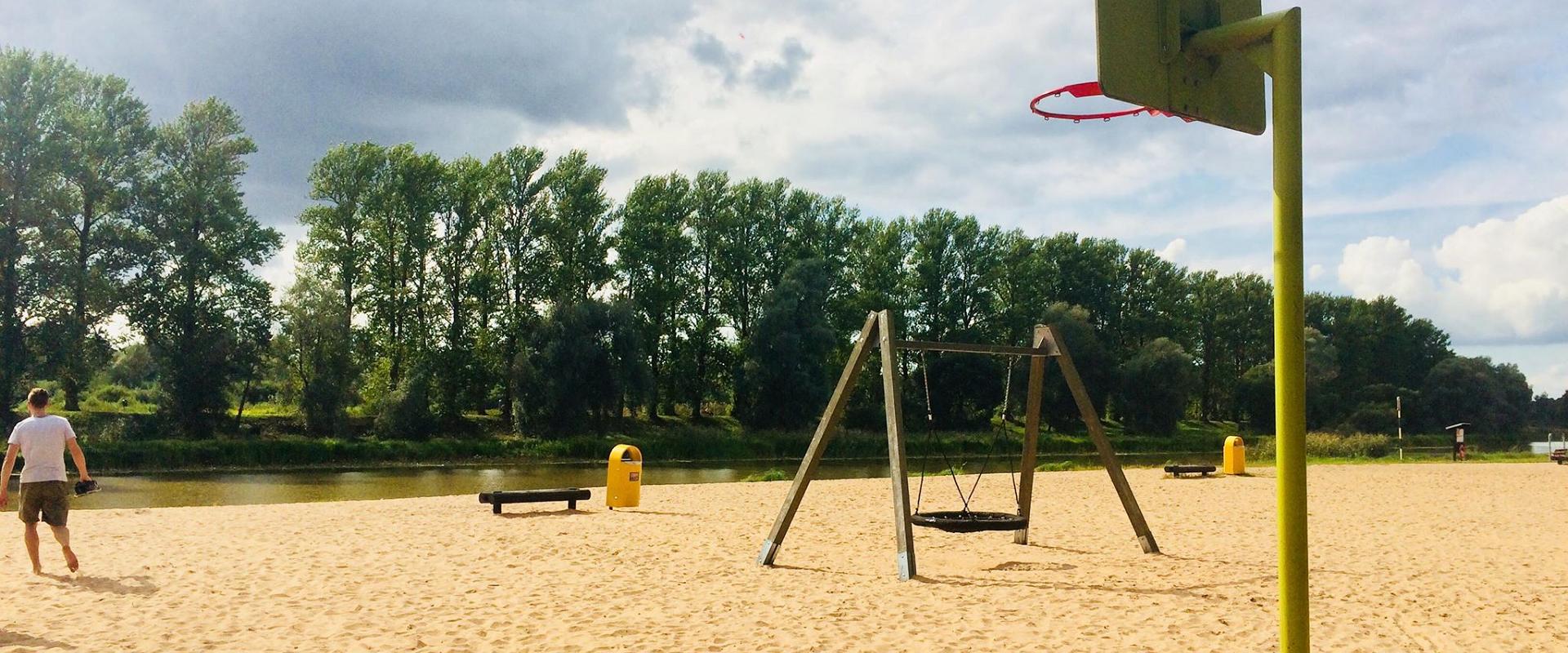 Sport- und Spielplatz des Stadtschwimmbades am Emajõgi