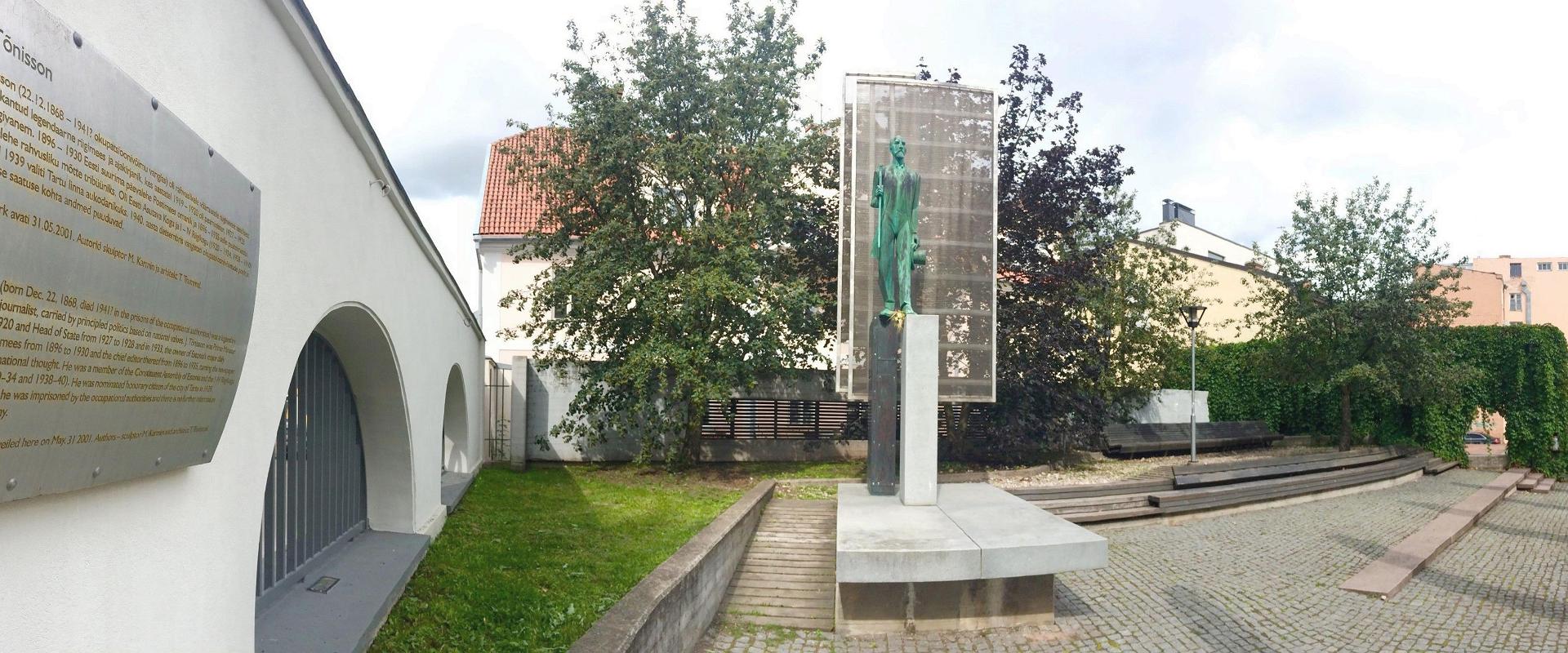 Monument to Jaan Tõnisson