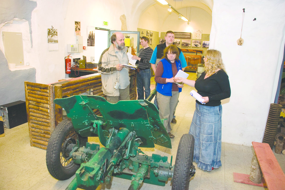 Lehrreiches Abenteuer der Sinne „Zeitreise: die Evakuierung 1944“ des Sinimägede (dt. Blaue Berge) Museums in Vaivara