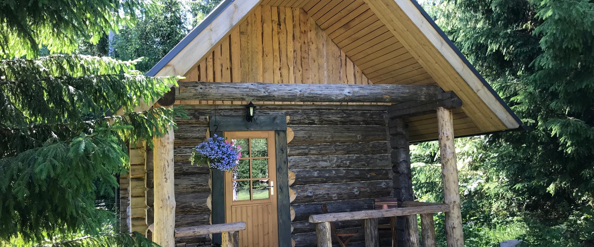 Haaviku Nature Cottage asub Lahemaa Rahvuspargis ning on mõeldud vaikust ja rahu otsivatele külalistele. Palkmajake on ideaalne kahele, kuid on ka lis