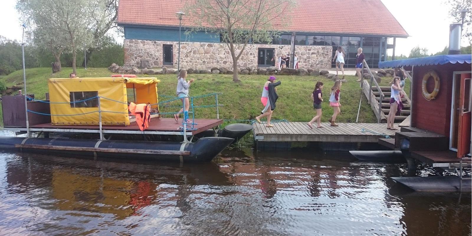 Floßverleih auf dem Fluss Emajõgi (dt. Embach)