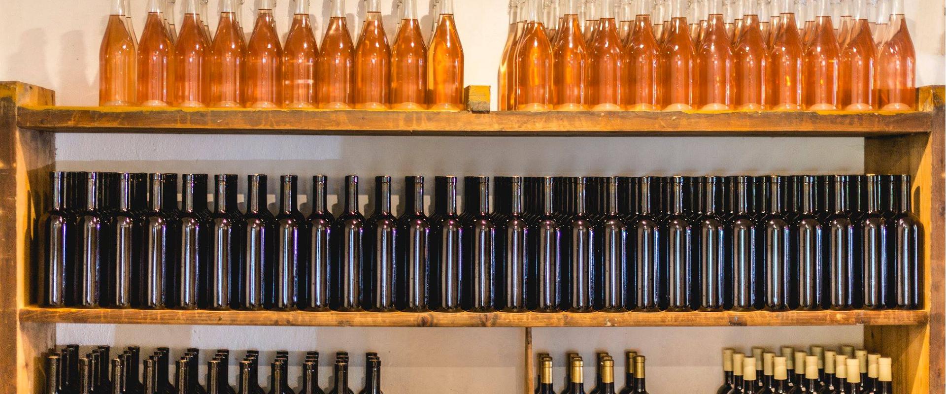Alatskivi muižas garšas: vietējo garšu veikals un vīna darītava