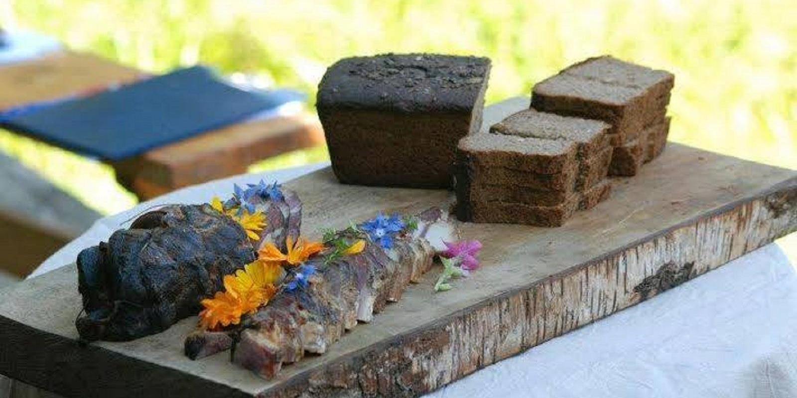 Mooska sauna smoked meat and talvõvõi (local butter)