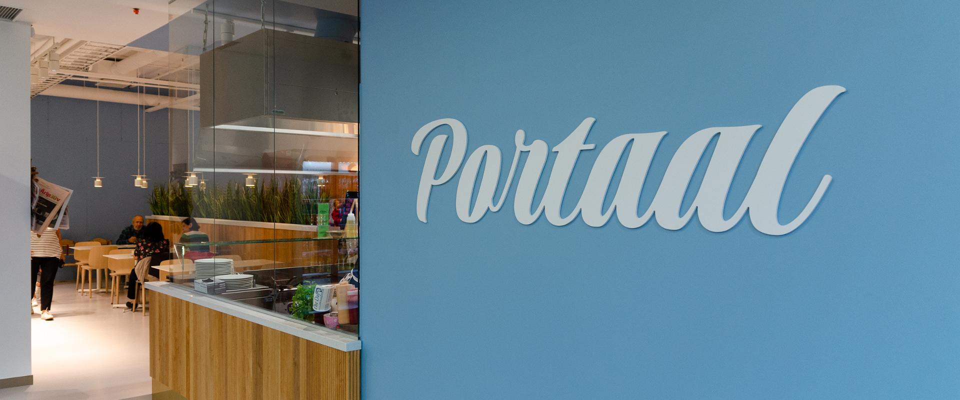 Portaal - das ist eine Gaststätte für Mittagsessen mit schönem Stadtblick in der Pärnuer Innenstadt auf dem zweiten Geschoss vom Einkaufszentrum Port 