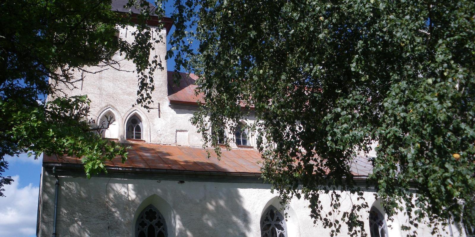 Denkmal von Marie Heiberg im Park der Kirche Urvaste