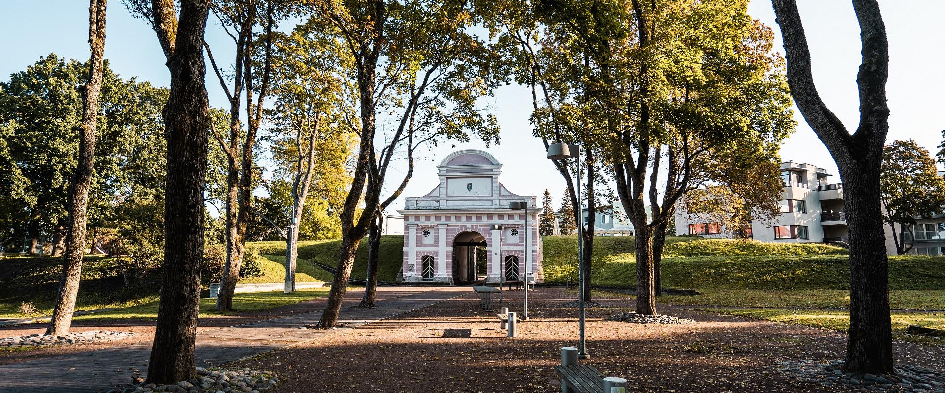 Tallinna värav Pärnu kesklinnas