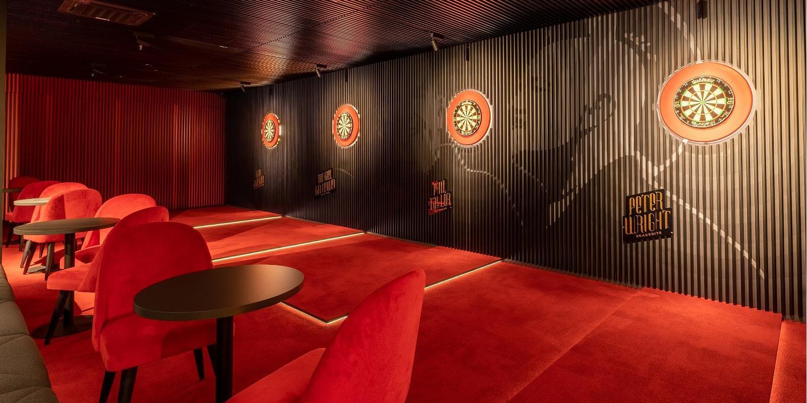 Lucky Loore spordibaari dartsilava