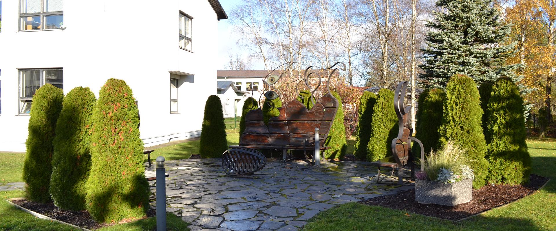 Kirjanik, tõlkija ja luuletaja Andres Ehini pingikobar