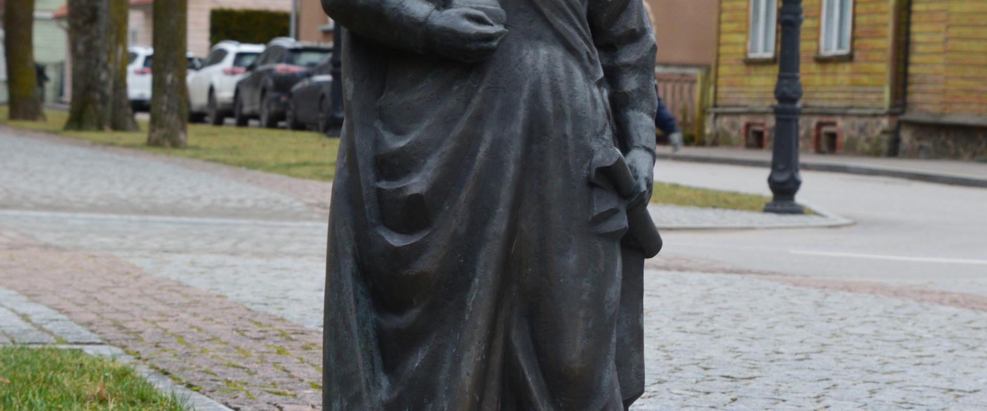Katariina II skulptuur ja Katariina allee