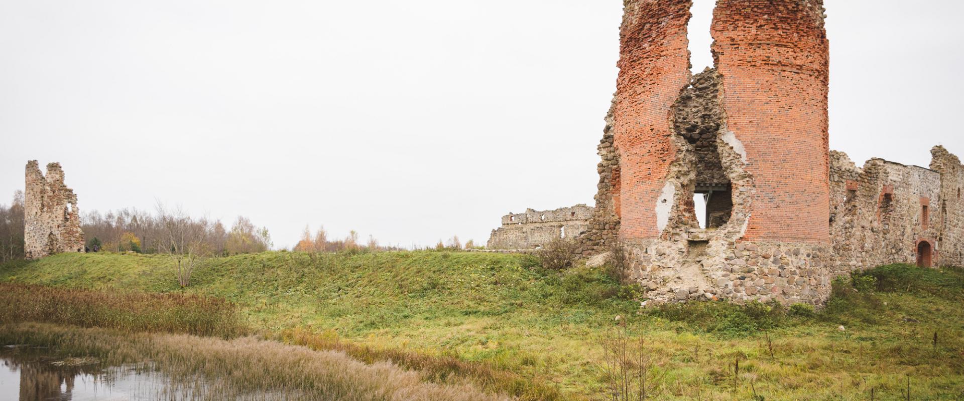 Laiuse fortress ruins