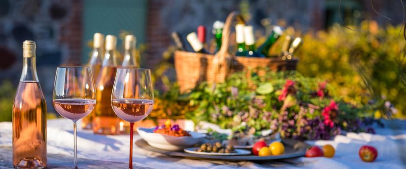 Craft wine tasting at Aru Manor