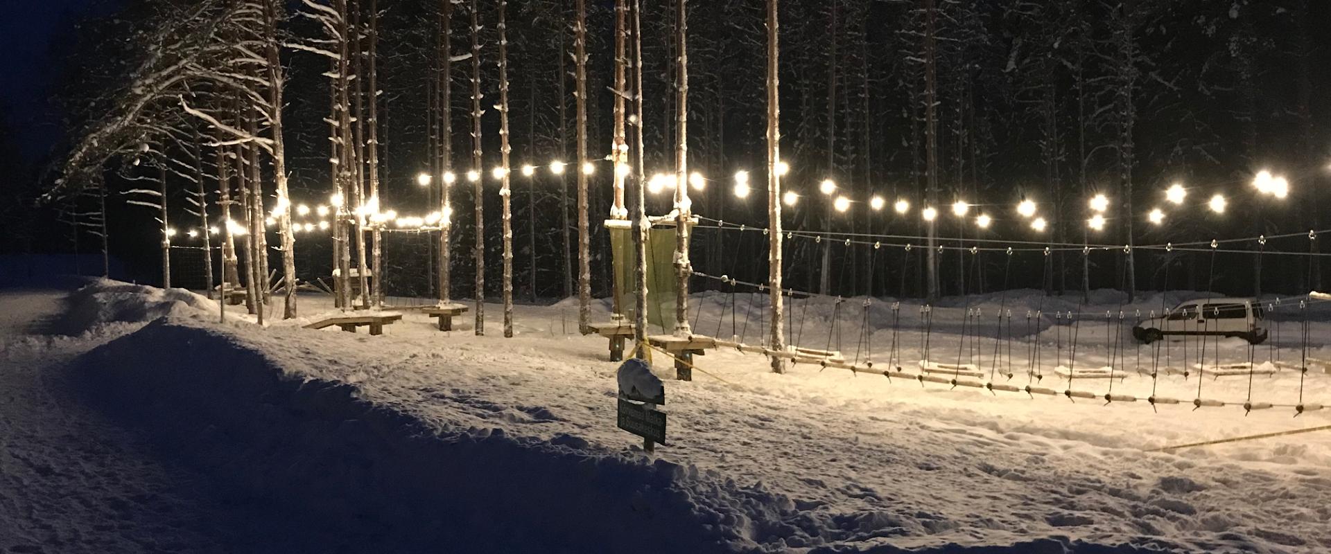 Niedriger Abenteuerpark in Kõrvemaa