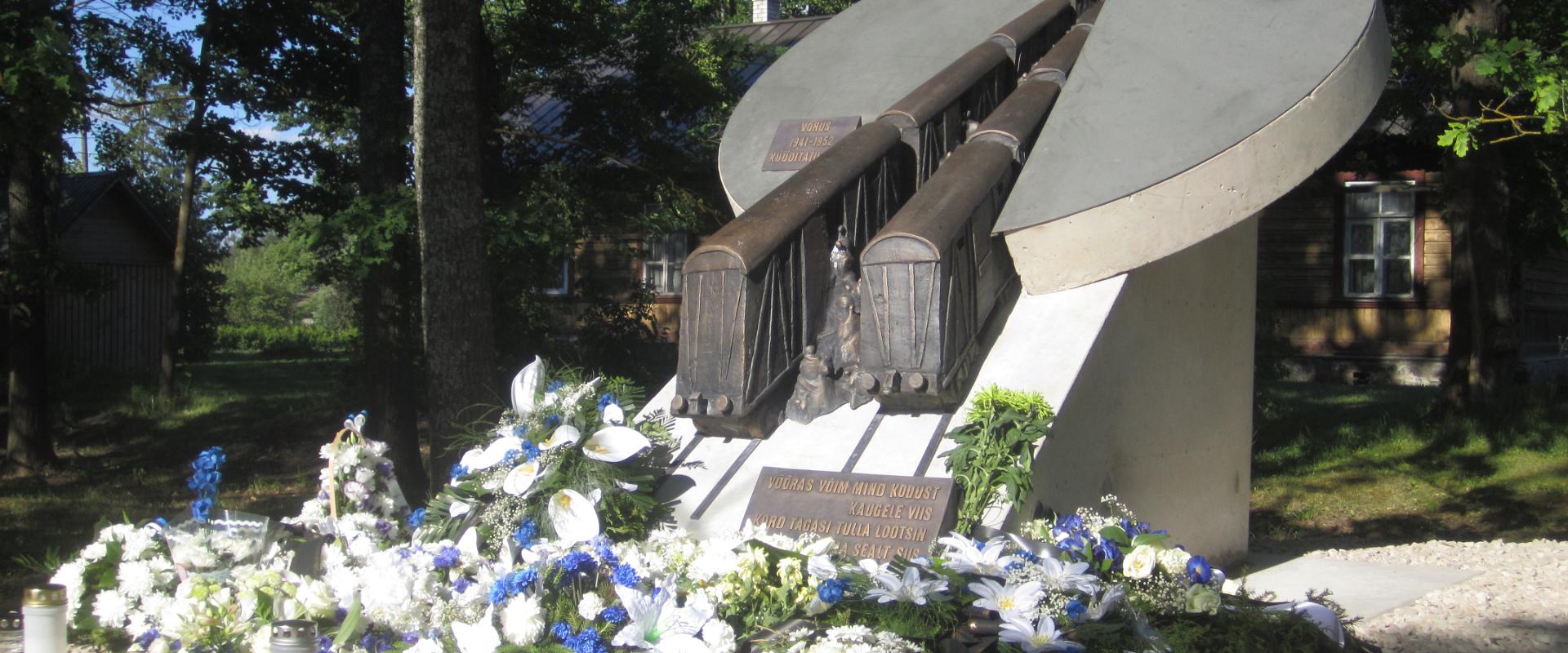 Memorial to deportees at the Võru railway station