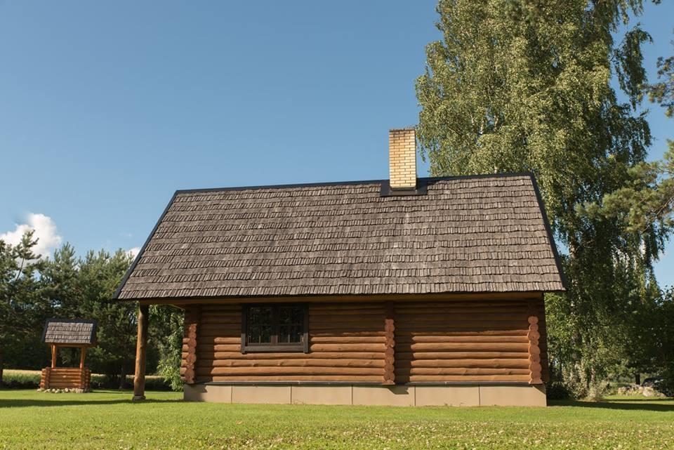 Pinnamäe väike puhkemaja
