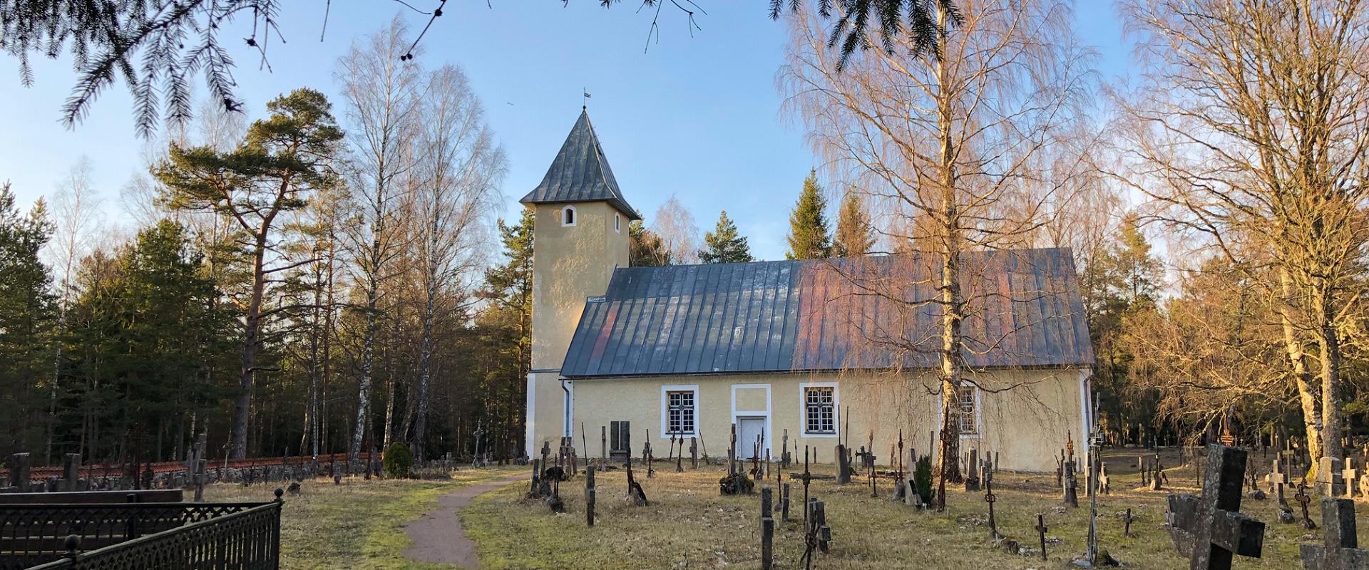 Die Kapelle und der Friedhof Rooslepa