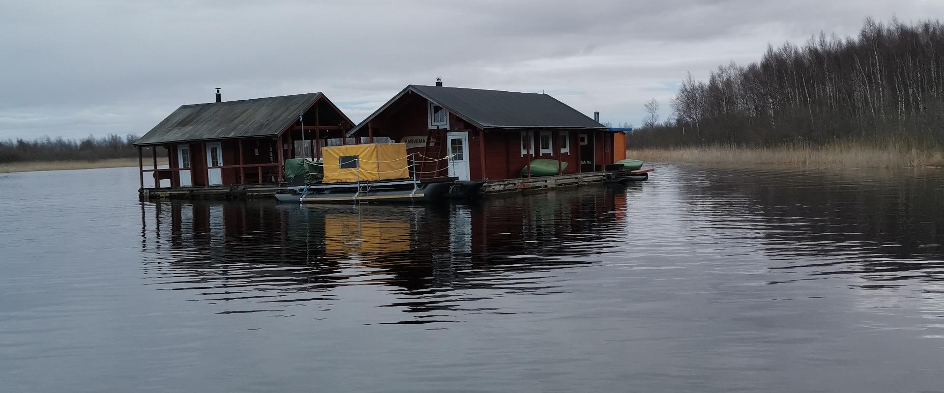 Floßverleih auf dem Fluss Emajõgi (dt. Embach)