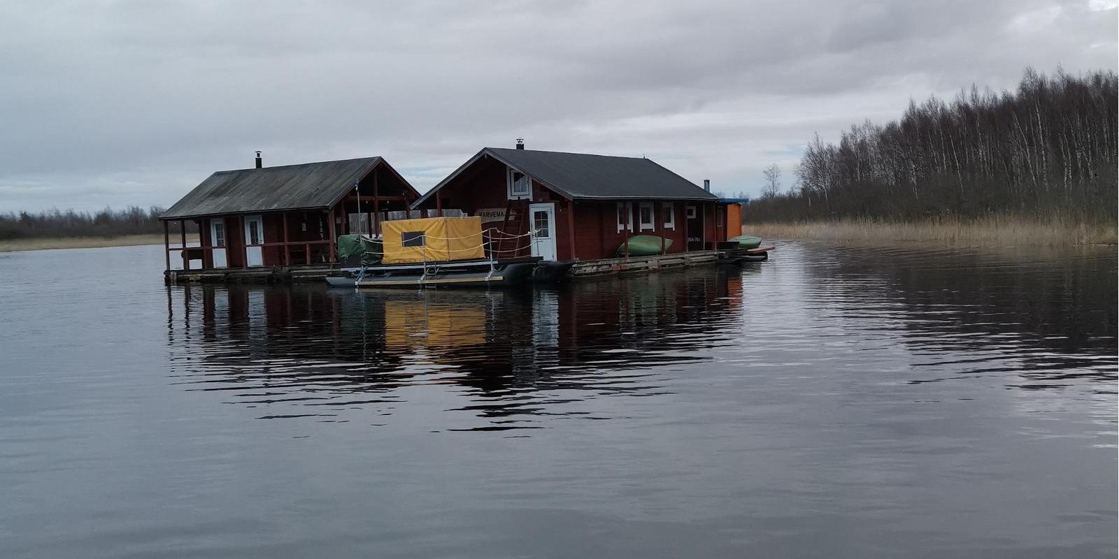 Raft house in Emajõe-Suursoo