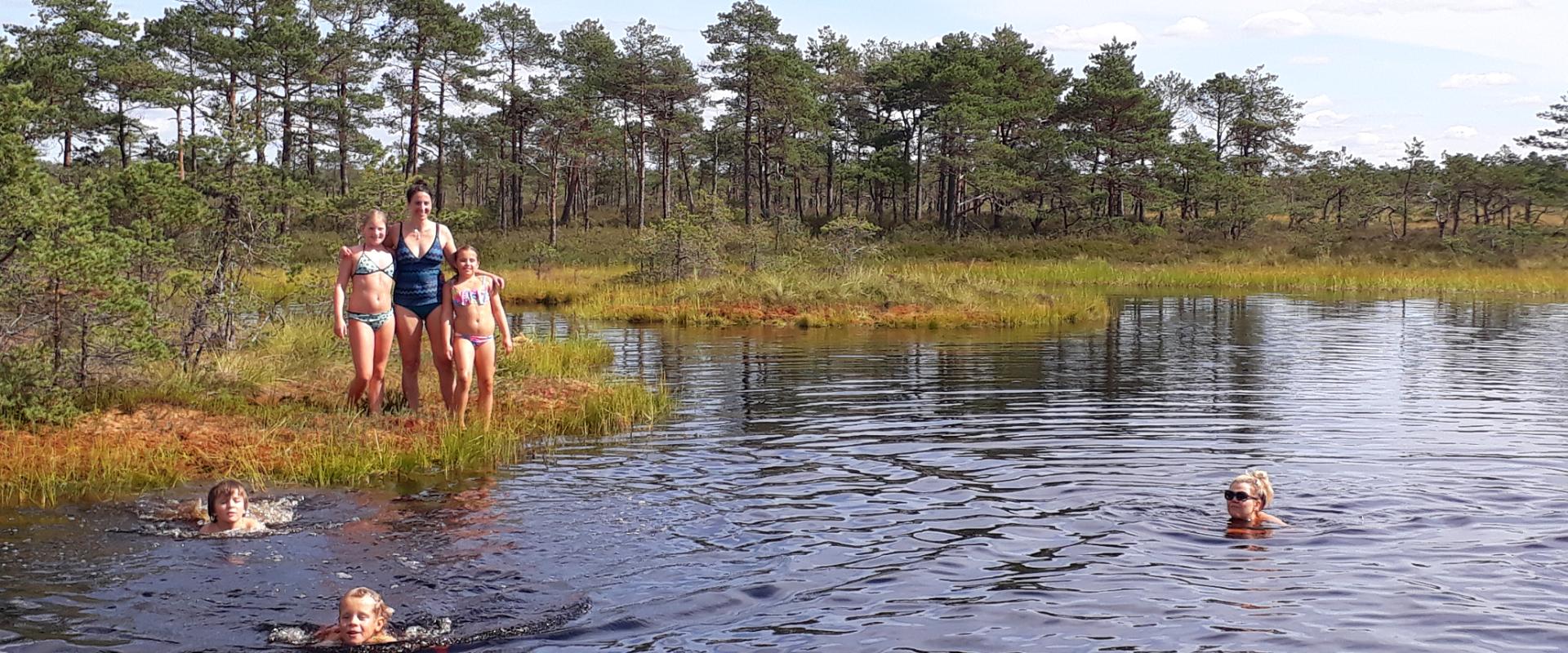 Tagestour Lahemaa Nationalpark – Moorwanderung, Küste, Taiga, Herrenhäuser und Fischerdörfer