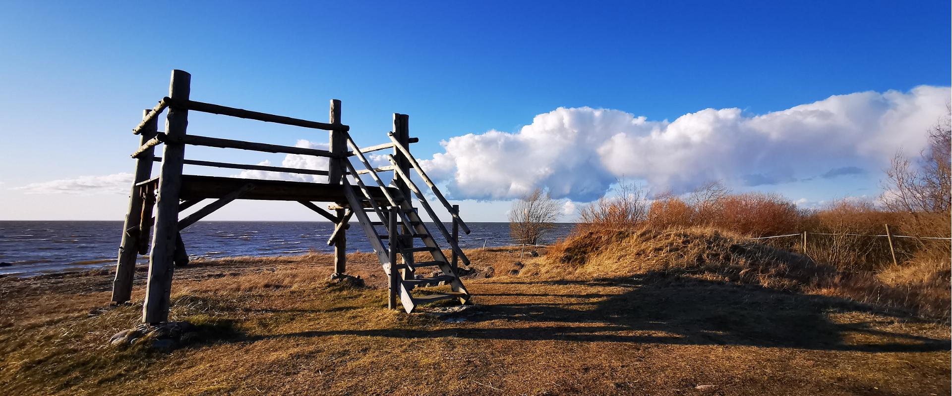 Birdwatching towers near the Pikla ponds