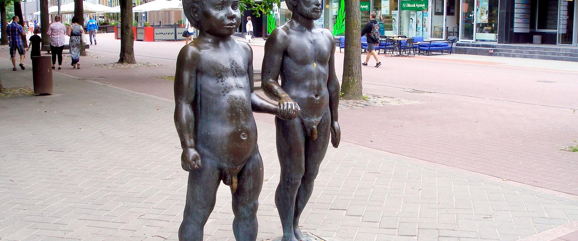 Skulptur „Vater und Sohn"