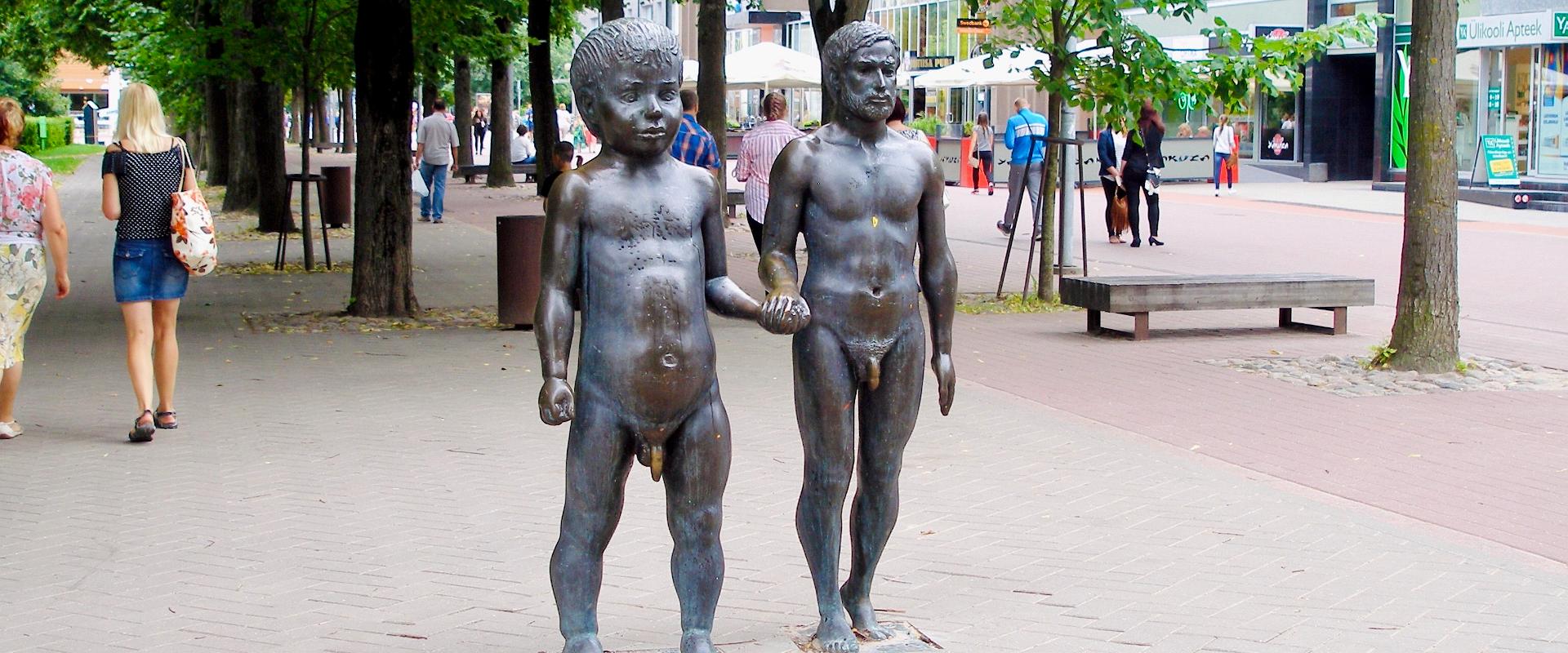 Skulptur „Vater und Sohn"