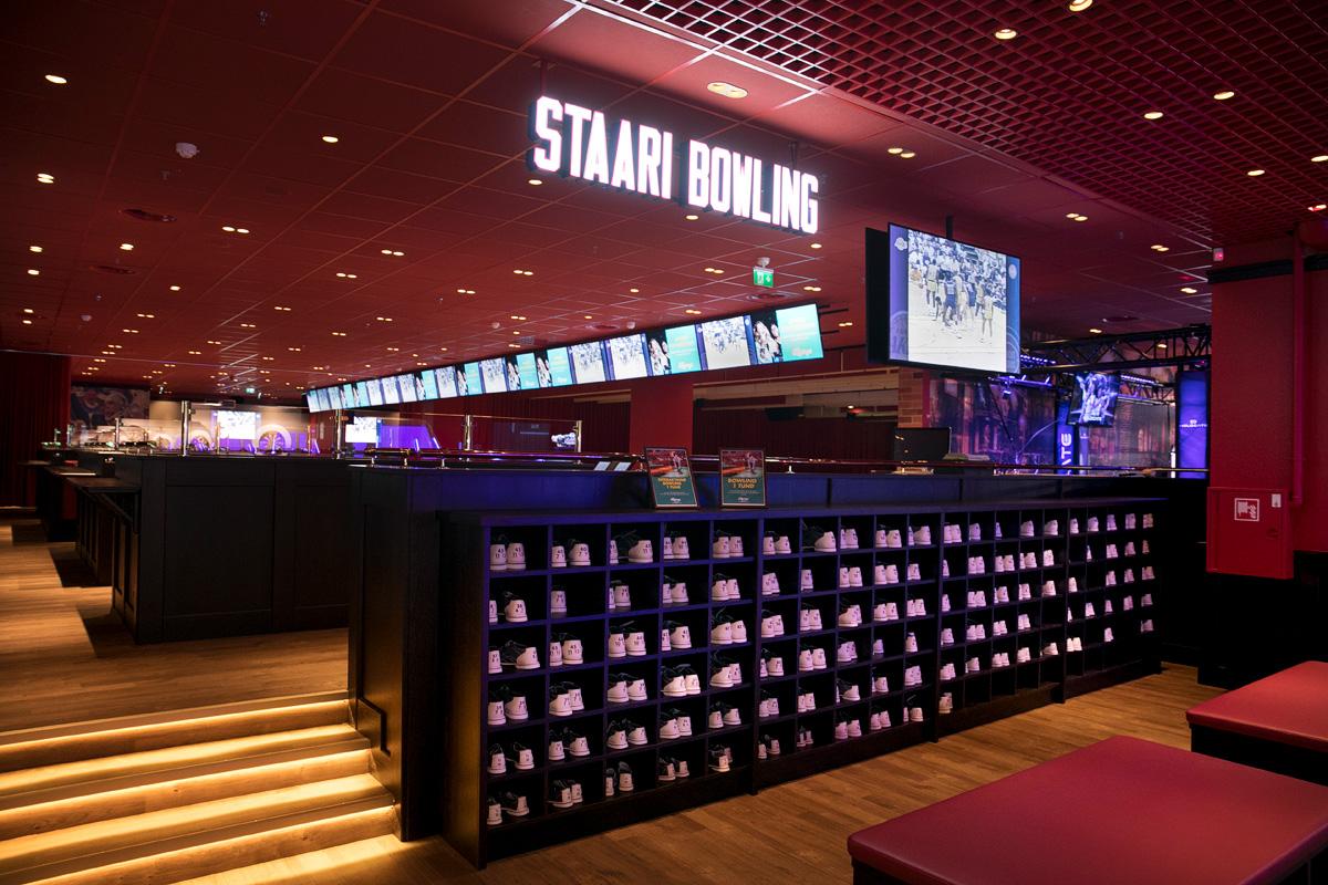 Bowling at the O’Learys Entertainment Centre in Kristiine Centre