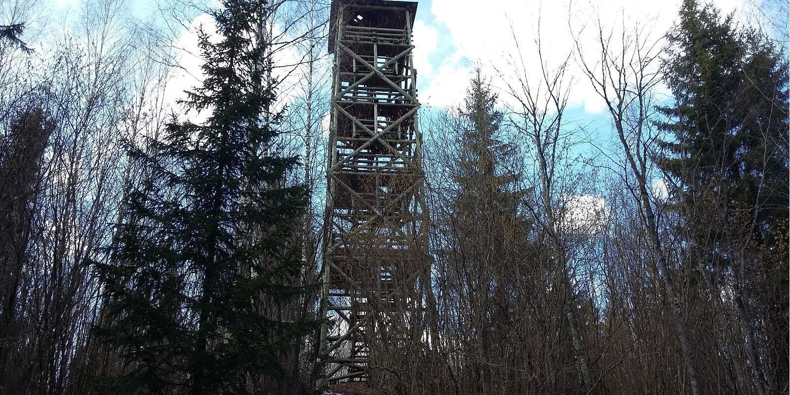 Lake Viti hiking trail and observation tower