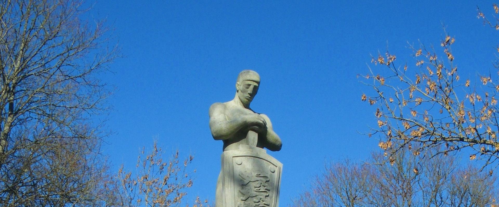 Vabadussõja mälestussammas Põltsamaal