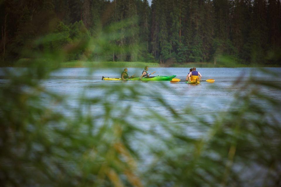 Paddelbootwanderungen auf dem See Pühajärv