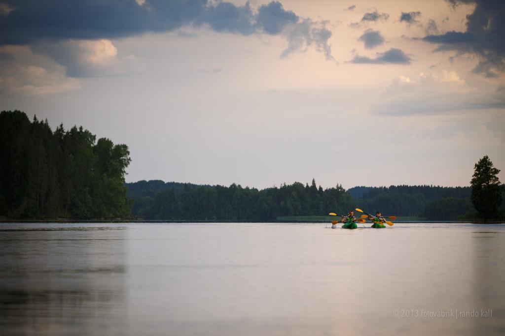 Paddelbootwanderungen auf dem See Pühajärv