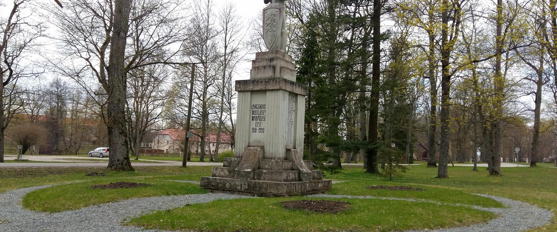 Vabadussõja mälestussammas Põltsamaal