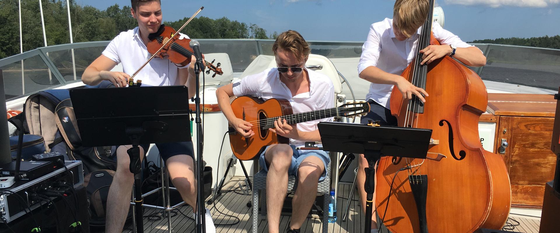 Sea trips on luxury motoryacths - Sailing.ee