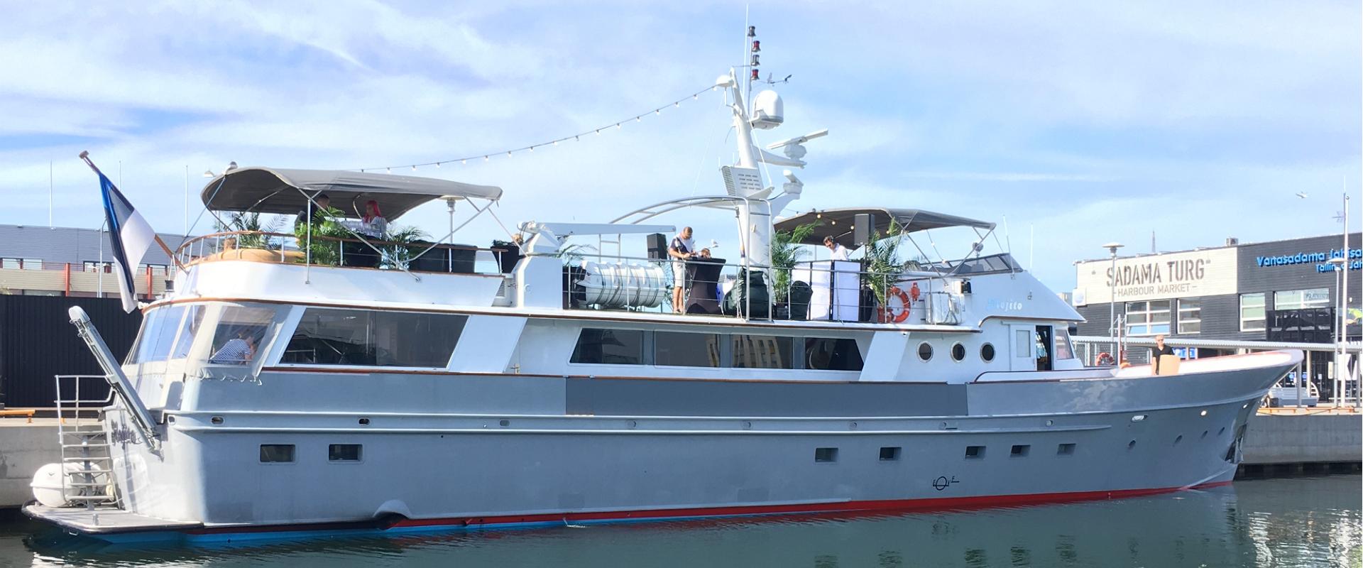 Sea trips on luxury motoryacths - Sailing.ee