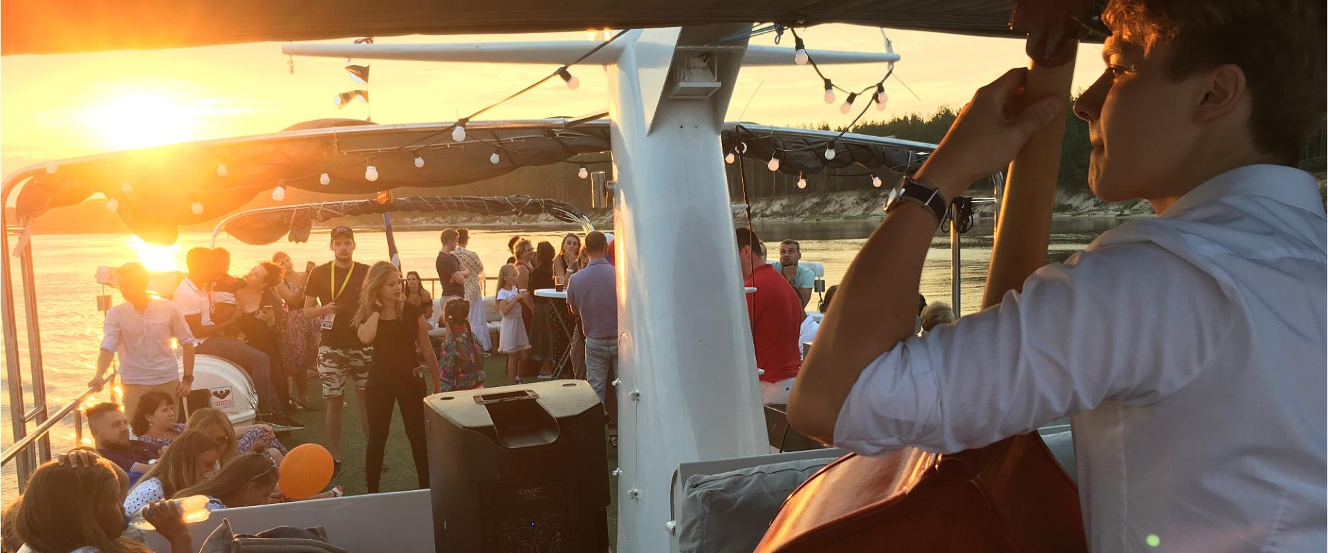 Sea trips on luxury motoryacths - Sailing.ee