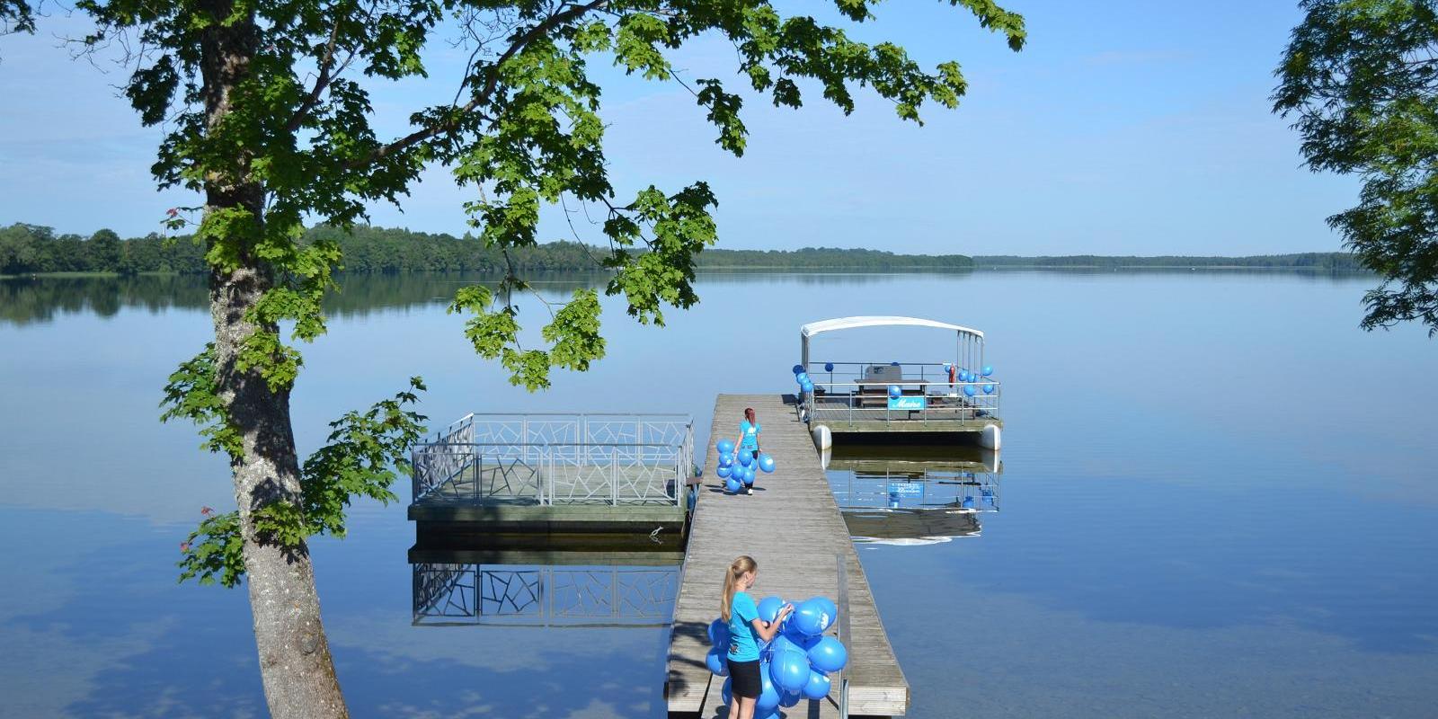 Jääkausikeskuksen lautta-ajelu Saadjärvellä