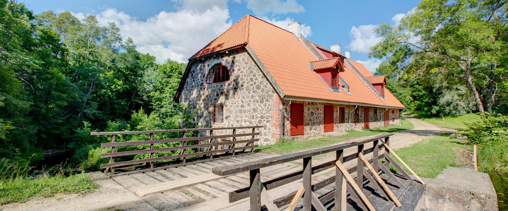 Lahmuse vesiveski muuseum