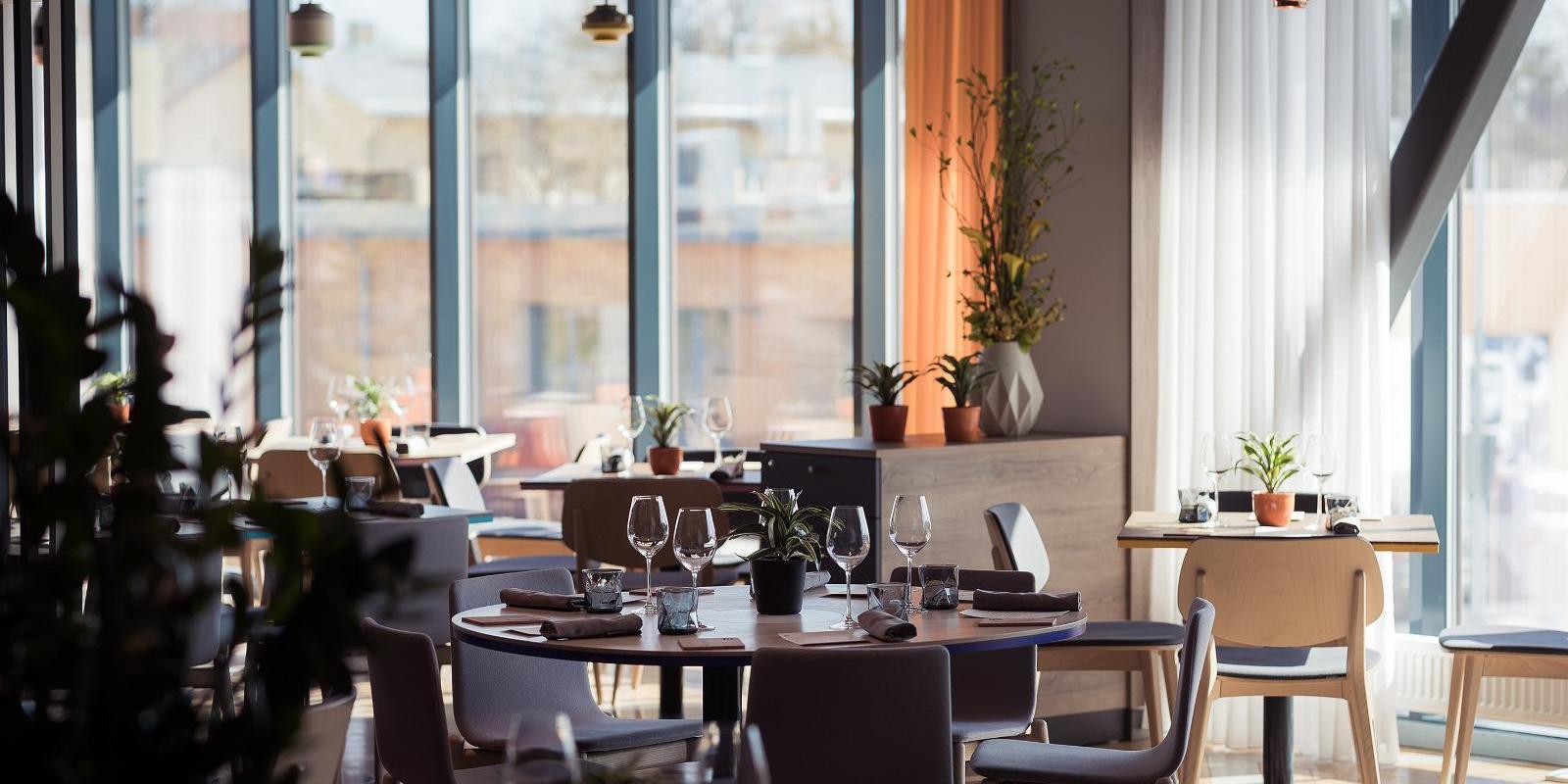 Das Menü des Restaurants Fii kombiniert die besten Geschmackselemente der skandinavischen Küche und anderer Nationalküchen vereinigt haben. Wir verwen