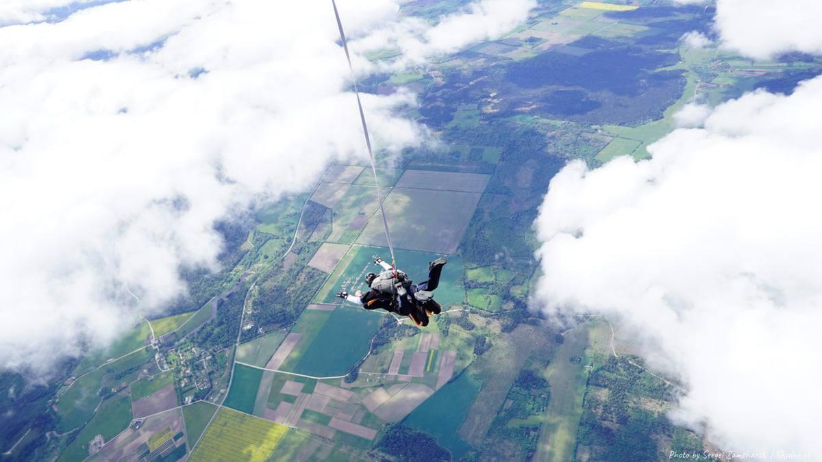 Tandem jump with an experienced instructor at Rapla Airport