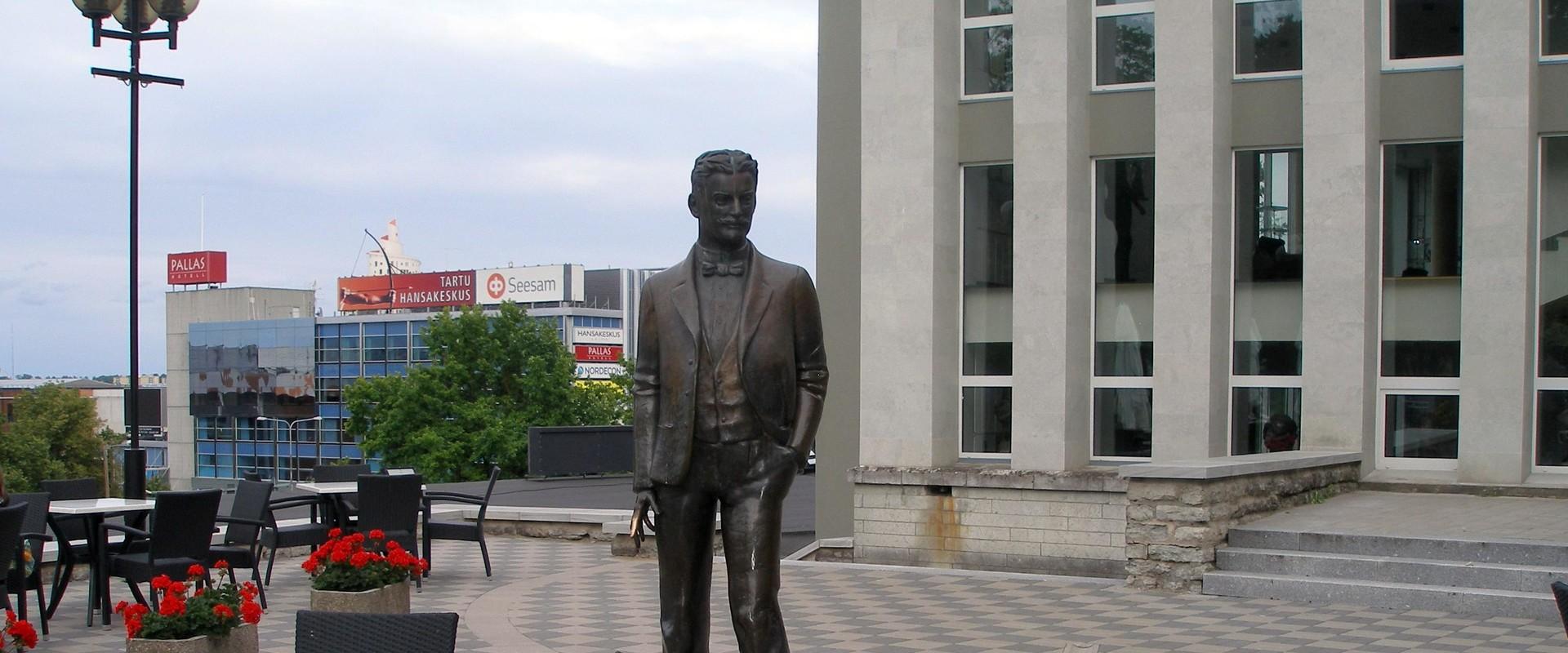 Karl Menningu skulptuur