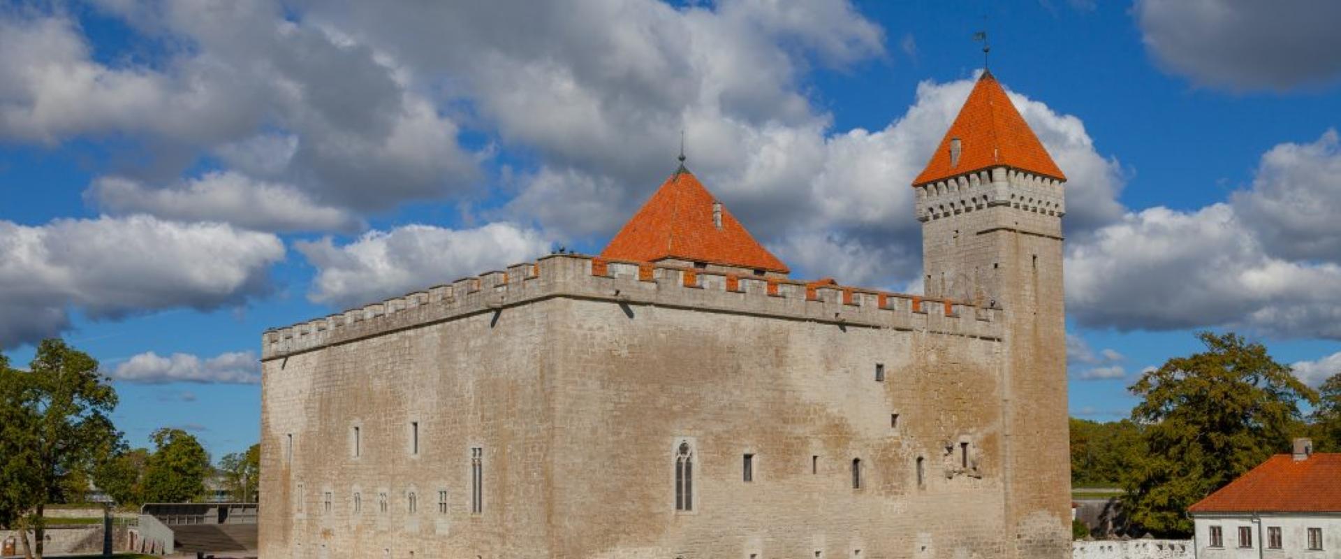 Exkursion mit Fremdenführer auf die Inseln Muhu und Saaremaa