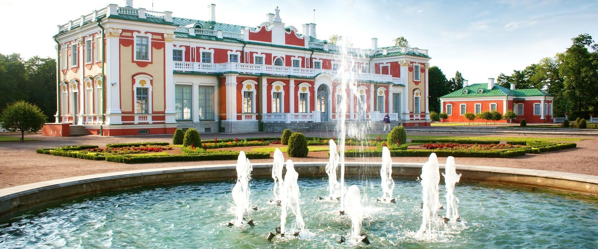 Tagesfahrt von Helsinki aus mit einem Spaziergang in der Altstadt Tallinns und einer Rundfahrt in Kadriorg und Pirita